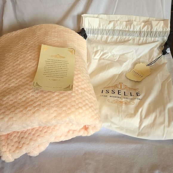 Isselle Vail Faux Fur Luxury Throw- Pink Blush - Picture 1 of 5